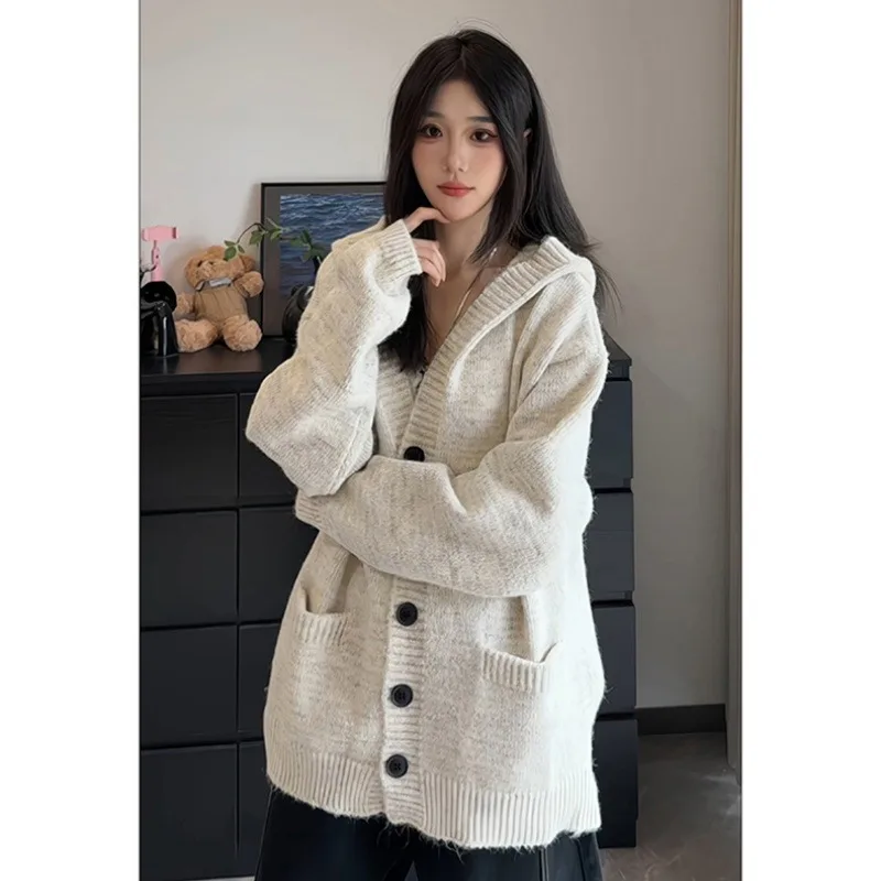 Autumn and Winter Breathable and Cold Resistant Warm Sweater Jacket Unisex Fashion Trend Loose Hooded Knitted Sweater Cardigan