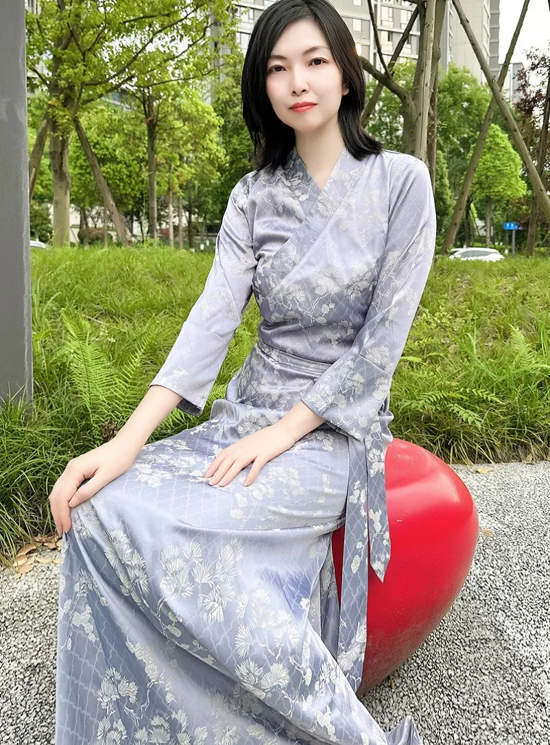 

Ethnic GuoZhuang Lhasa Clothing Traditional Tibetan Dress Retro in OrientTown Tibet Attire Gown Xizang Robe for Women FE042