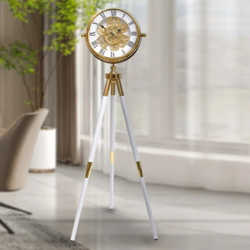 Tripod Floor Clock Luxury Floor Clocks Modern American Decor Standing Watch Mental Creative Nordic Living Room Standing Watches