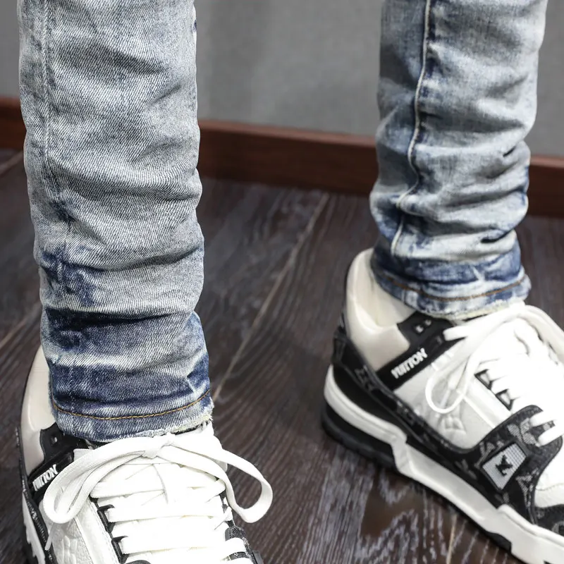 Y2K High Street Fashion New Men's Jeans Wrinkle Washed Nostalgic Perforated Light Blue Jeans Hip Hop Brand Splicing Pants Hombre