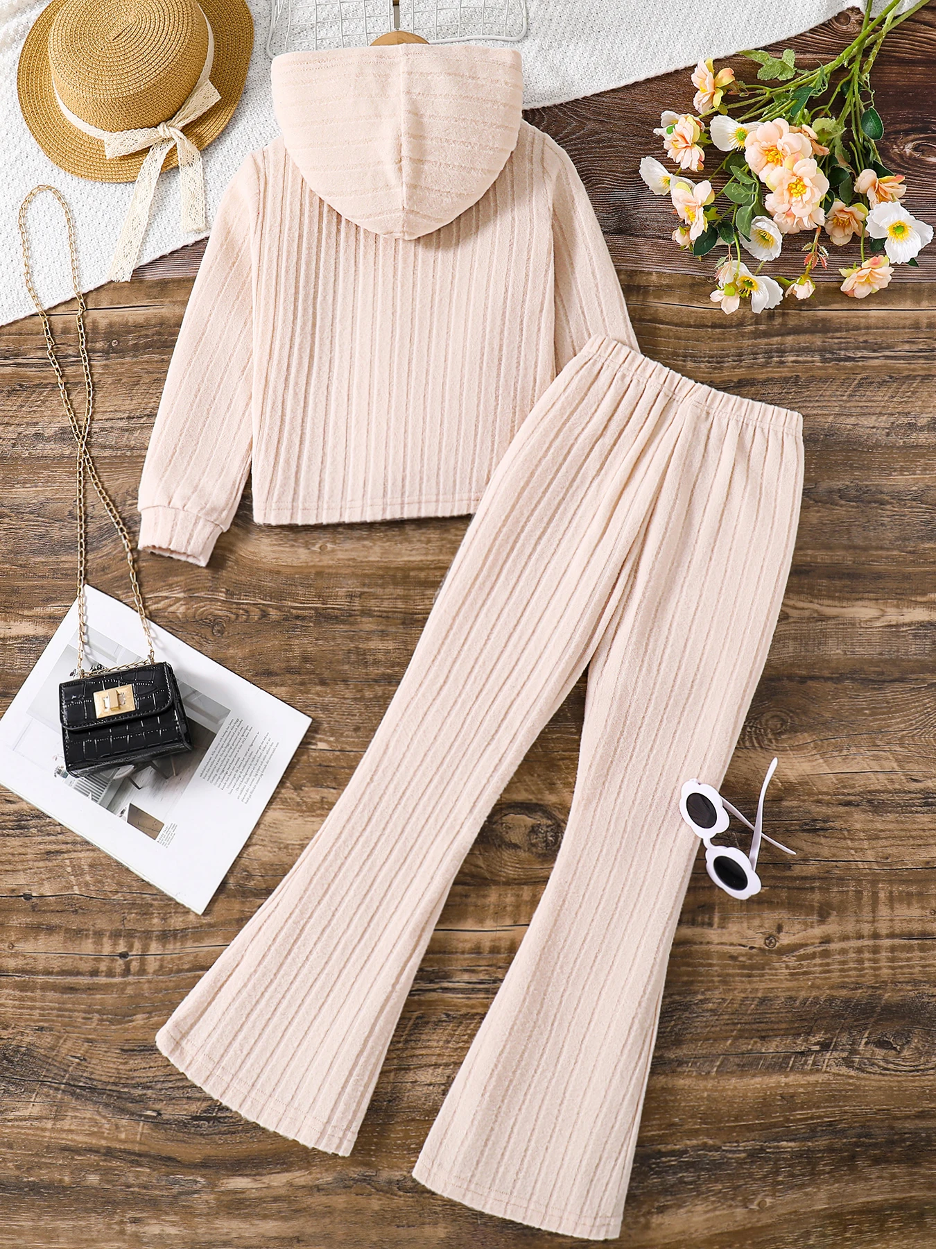 Spring and autumn children\'s clothing suitable for girls fashion outdoor leisure sportswear loose apricot hoodie flared pants