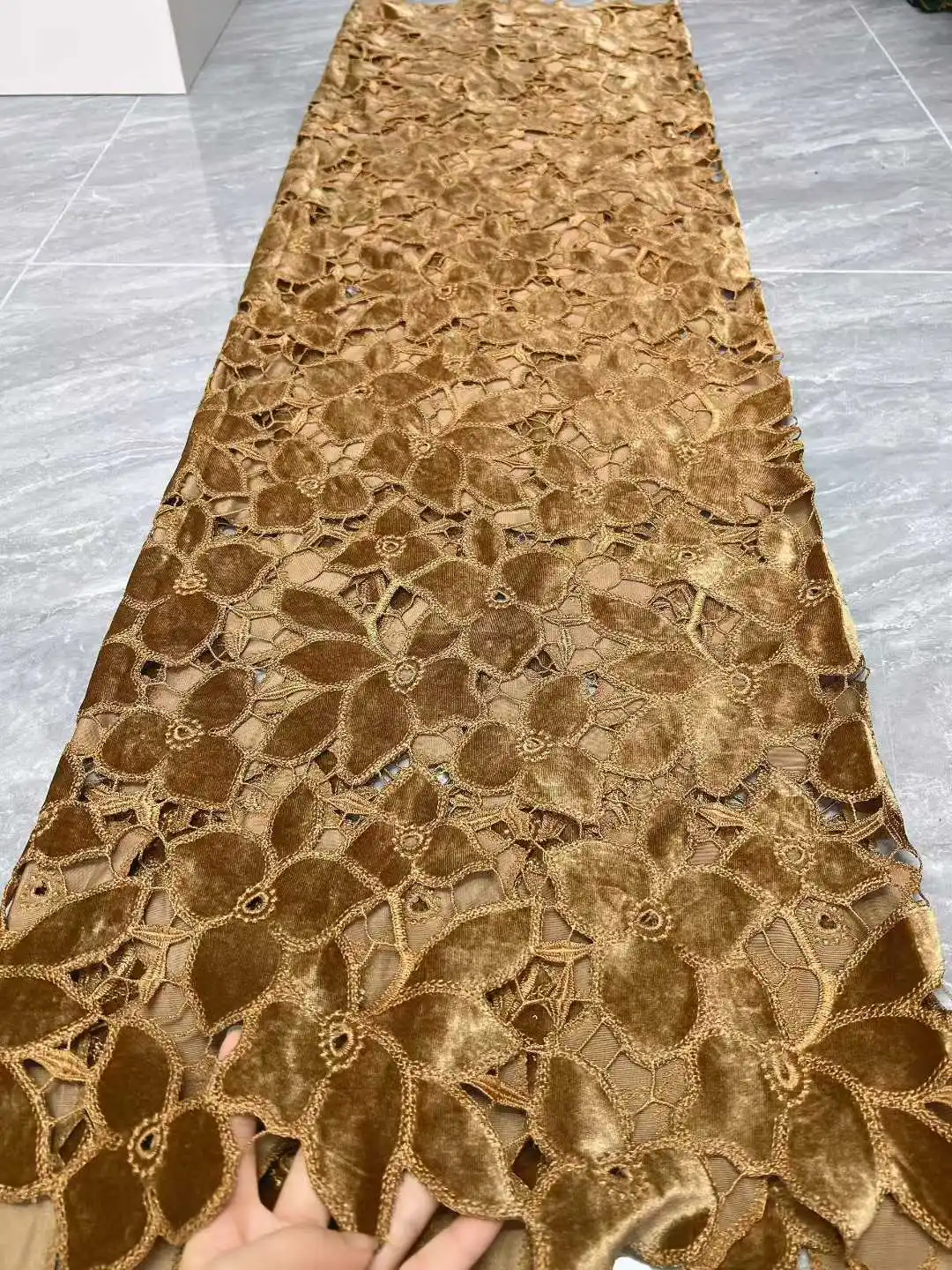 Tela de encaje de terciopelo africano, 5 yardas, alta calidad, vestido de fiesta para mujer, bordado de lujo, materiales de encaje nigeriano para costura-QY ​