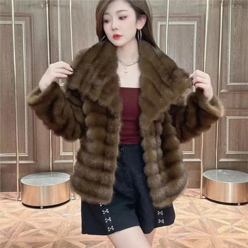 

A new fur fashion coat with lapel and short horizontal stripes
