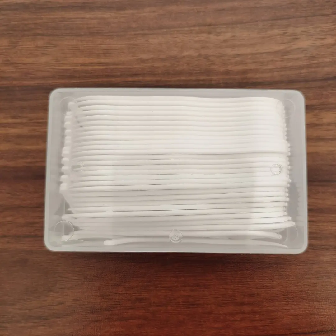 50 szt. Przenośnych drucików do czyszczenia zębów - Jednorazowe plastikowe patyczki do czyszczenia zębów z drucikiem o wysokiej wytrzymałości do podróży i codziennego użytku