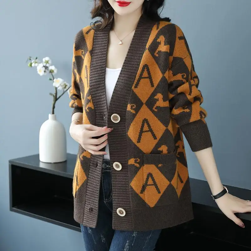 2023 Autumn/Winter New Korean Version Lazy Loose Jacquard Color Block Knitted Cardigan Overlay with Large Sweater Coat for Women