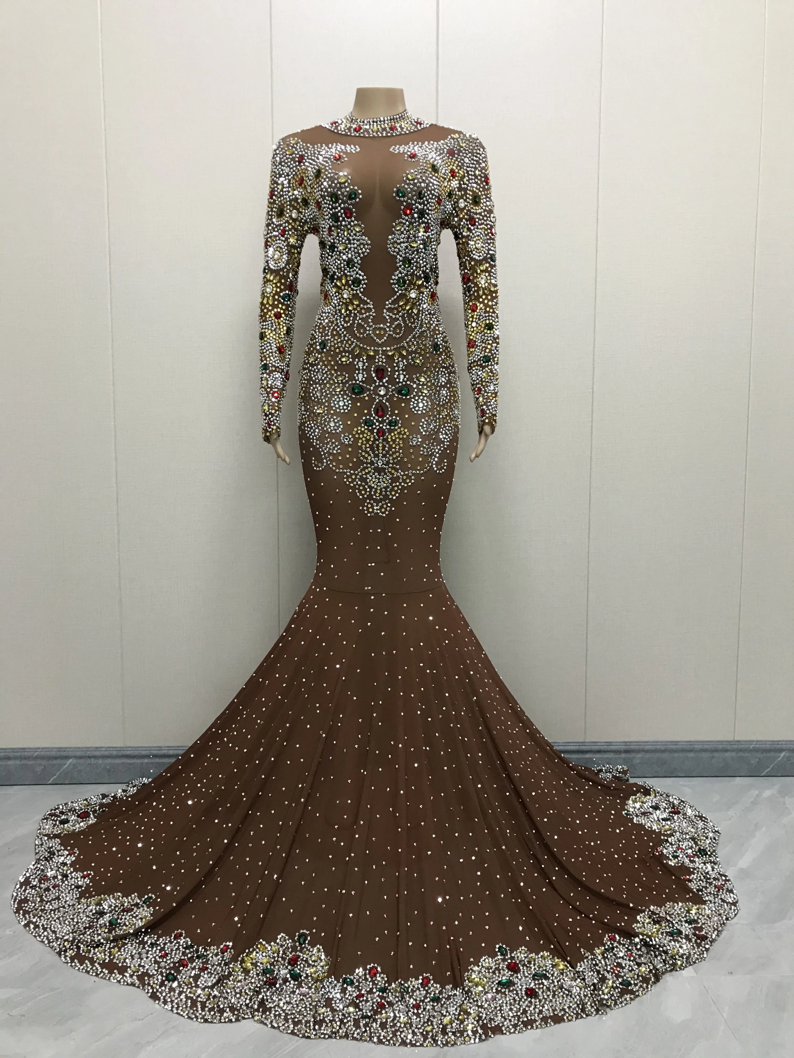 

Shining Colorful Crystals Brown Mesh Long Train Dress Birthday Wedding Celebrate Dresses Evening Singer Show Costume