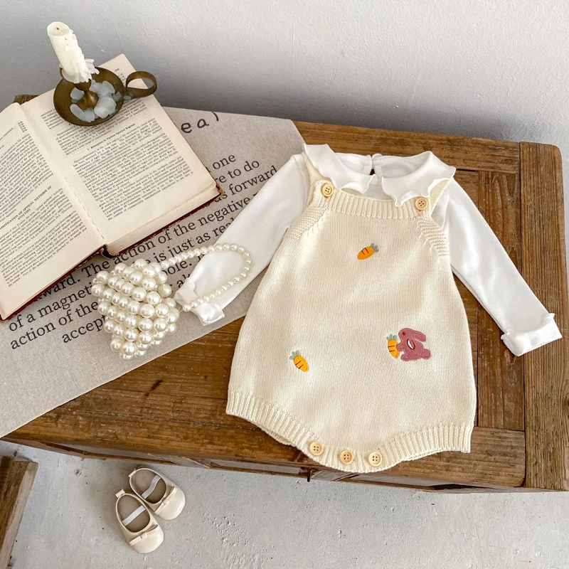 Ropa de otoño para bebé de 0 a 3 años, suéter de punto con correa de hombro bordada, conejo y rábano, novedad
