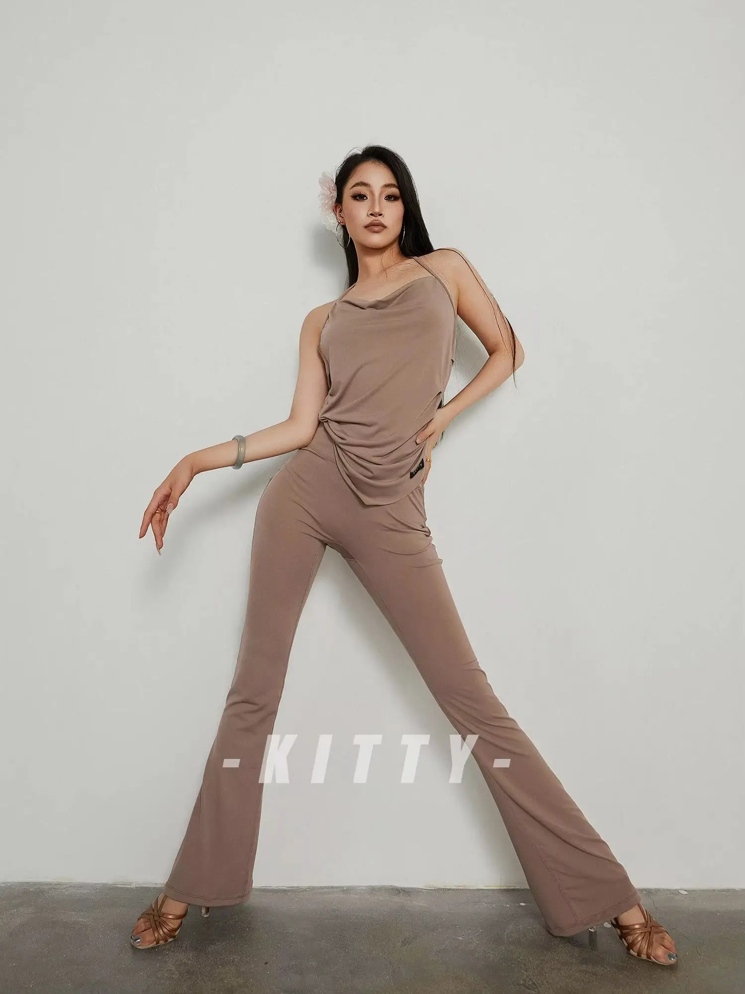 2026 Latin Dance Costumes Women Swing Collar Hanging Neck Top Bell-bottoms Pants Performance Practice Training Clothing DN23959