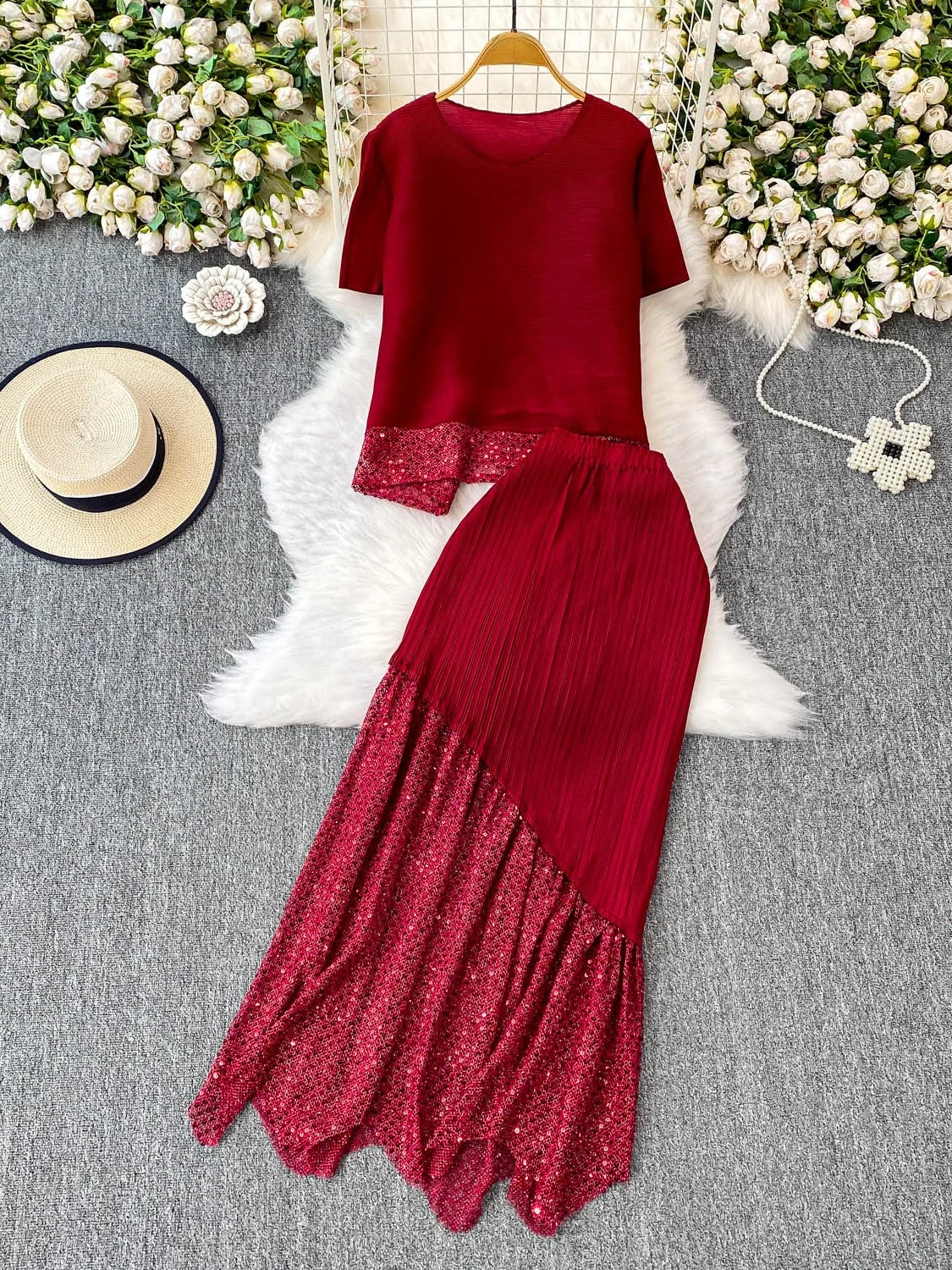 

High-End Color round Ne ort Sve T-irt Top plus High Waist Slimming Sequin Paneling Skirt Two-Piece Set