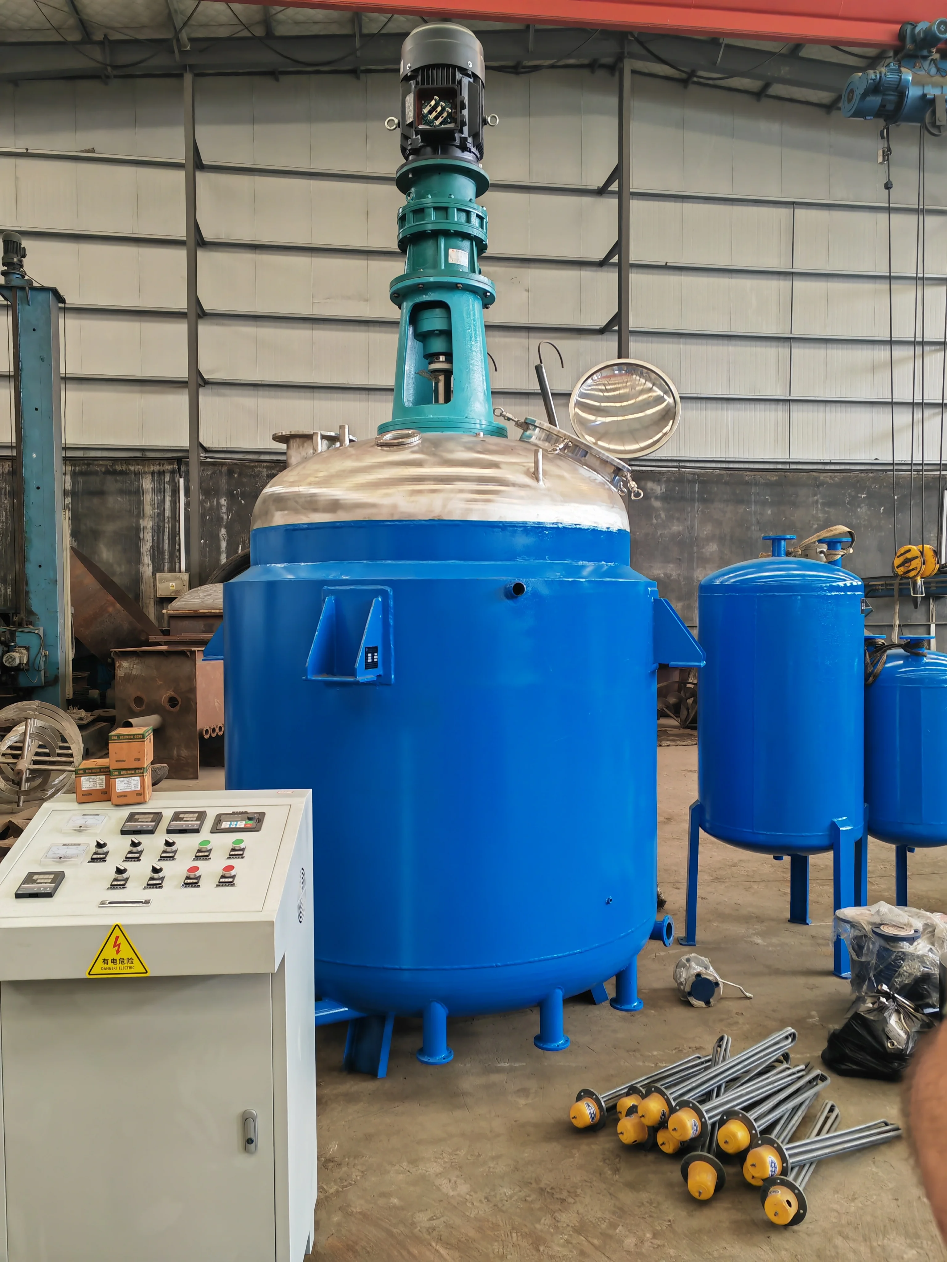 Stainless Steel 304 Reaction Kettle with Condenser Jacket Mixing Reactor with Complete Vacuum Recovery System for Phenolic
