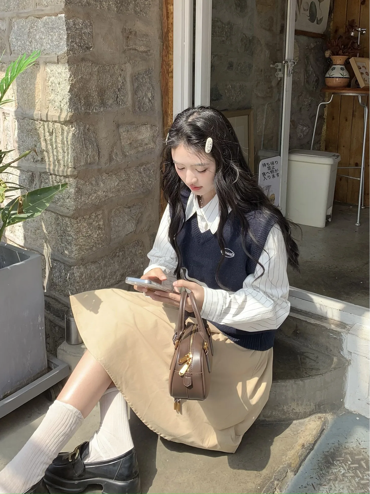 

Модный комплект Vanwenwen: Жилет с V-образным вырезом и вышивкой, в полосатом стиле, для женщин, весна, молодежный, школьный, стильный, повседневный.