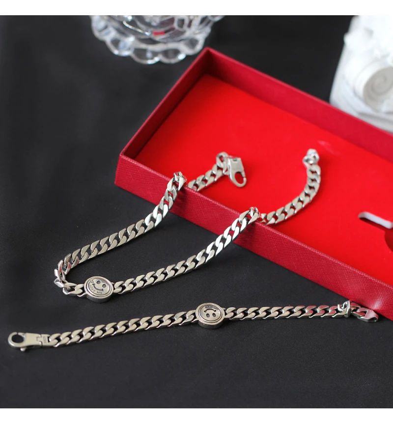 

Korea East Gate s925 Sterling Silver Heavy Industries Rotating Smiling Face Tank Chain Necklace Fashion Men's and Women's Neckla