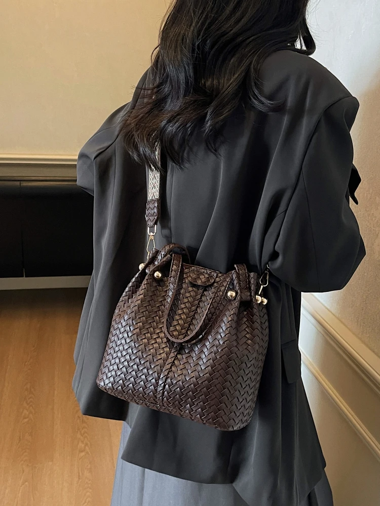 트렌디 버킷백 여성 숄더백 2025 신상 고급스러운 느 - Women'S Young Bags 리뷰 및 가격