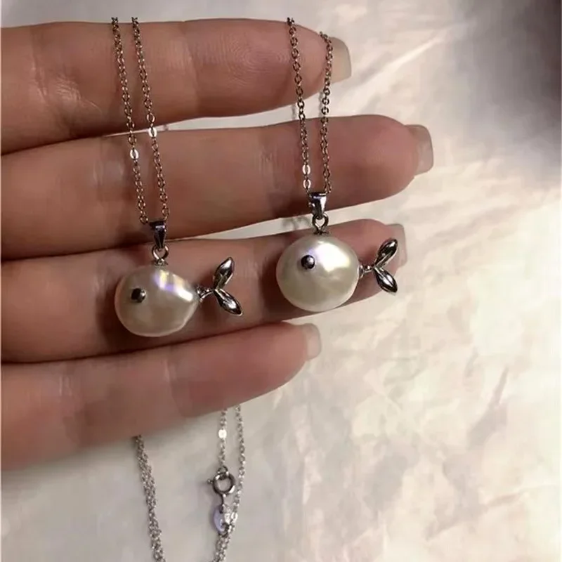 Porpoise Fish Popular Style Pearl Necklace Sweet Personalized Design Women Fish Shaped Pendant Gold Color Simple Collar Chain