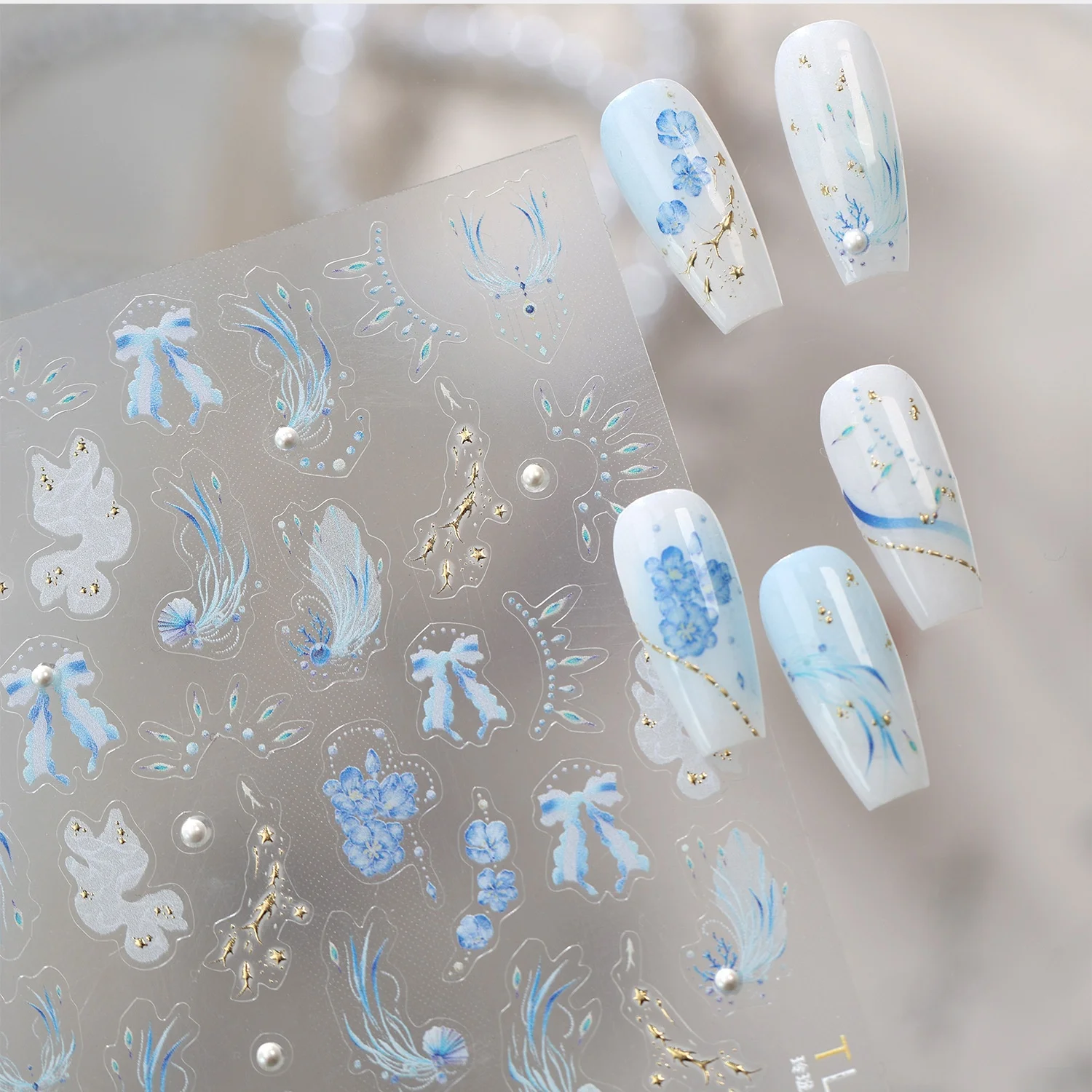 Feder-Blumen-Ombré-Blau Feder-Blau-Hortensien-Zweig-Schleife-Perlen-Dünne-Linie 5D Nagelkunst-Aufkleber Selbstklebende Nageldekor-Maniküre