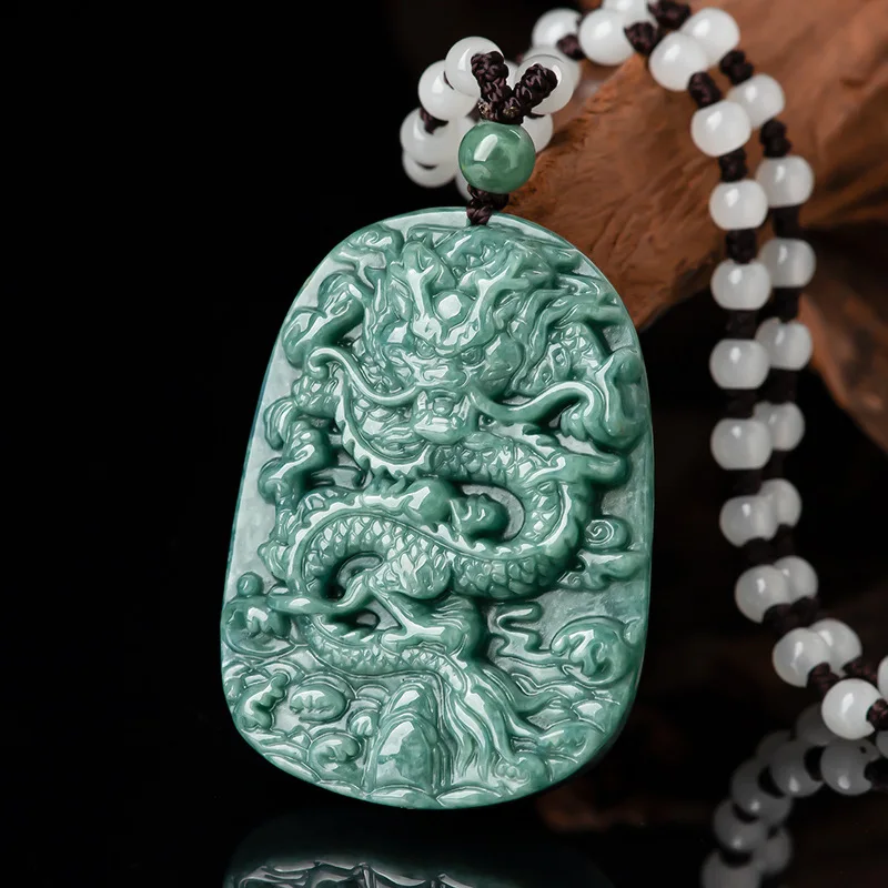 ciondolo-in-giadeite-naturale-di-grado-a-stile-maschile-design-con-drago-dominante-drago-dei-quattro-mari-che-vola-sull'oceano