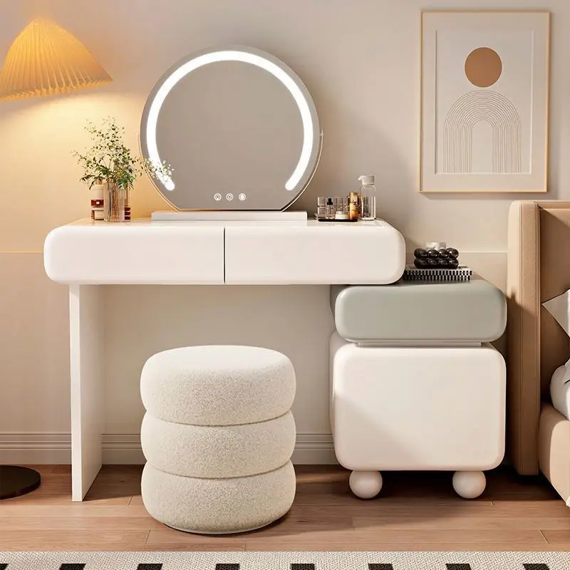 Hot Selling Dresser in the Middle East Market Matte Beige Finish Luxury Dressing Table Dresser for Bedroom Set