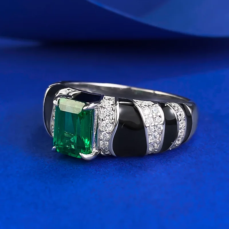 2024 New Fashionable and Versatile Small and Popular Design Light Luxury S925 Silver Emerald Rectangular Ring Wedding Jewelry