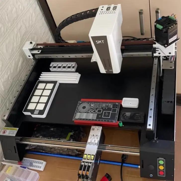 

V5 PRO Intelligent Desktop SMT Machine Auto Nozzle Changer Multi-Component Compatibility for Rapid Prototyping New Condition PLC