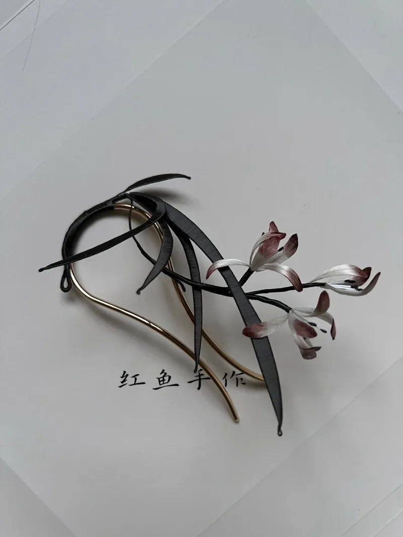 

Edelweiss wrapped orchid hairpin, ink color edelweiss hairpin, can be changed brooch, red fish handmade