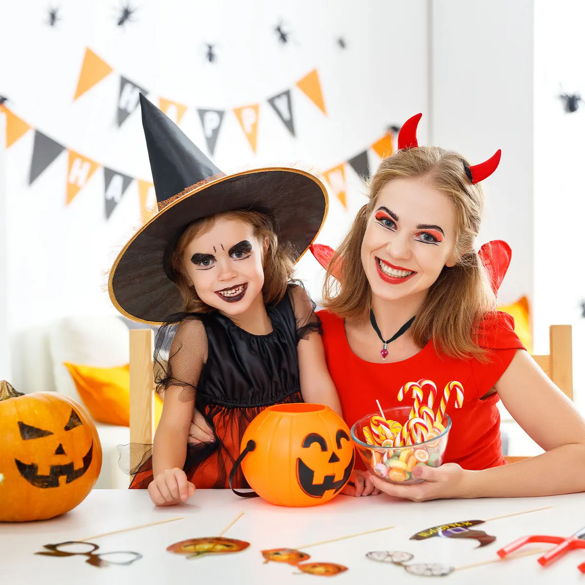 

1Pcs Blood Bottle Necklace Gothic Unique Neck Chain Halloween Xmas Party Decoration Neck Jewelry for Women Girls Personalized