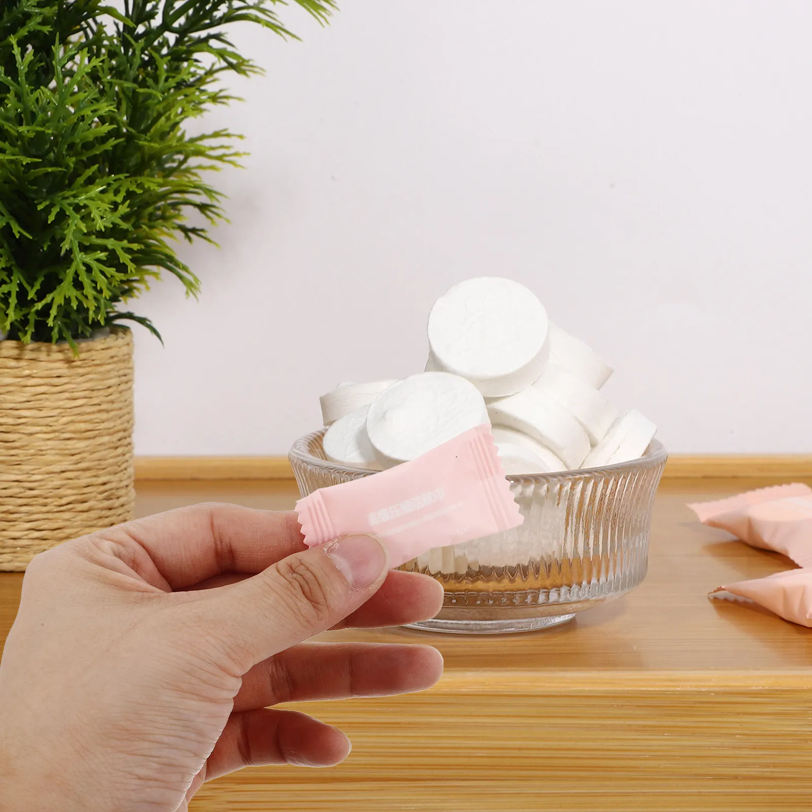 

50 шт. одноразовых сжатых полотенец для лица, портативные дорожные салфетки для походов и кемпинга, мягкие впитывающие салфетки для лица