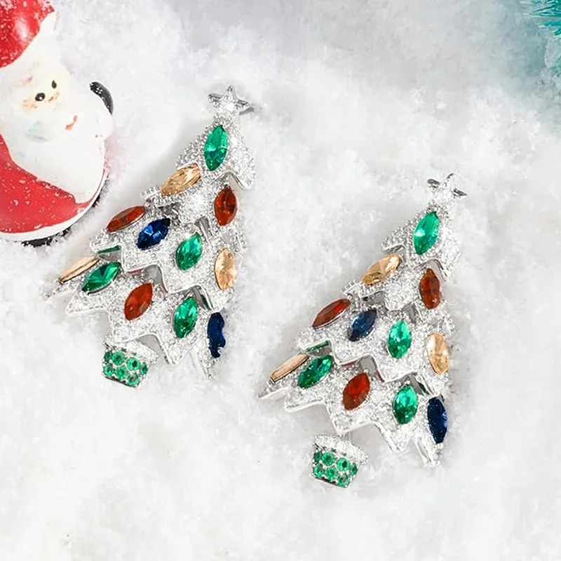 Huitan Mehrschichtige silberfarbene Weihnachtsbaum-Ohrringe mit bunten Zirkonia-Steinen, eleganter Schmuck für Damen, ideal für Festivals und Partys. – Detail 5