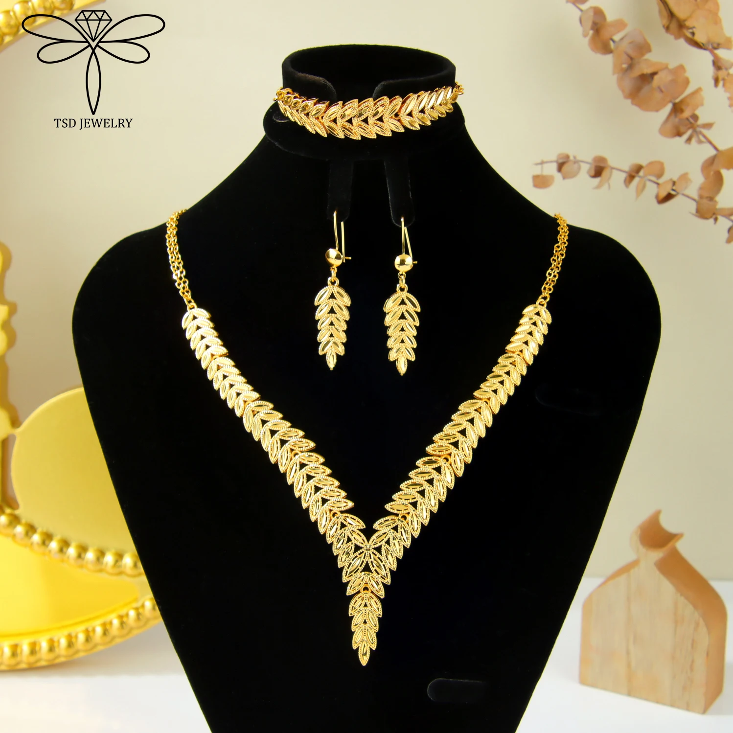 

Dubai Gold Jewelry Set 24k Gold Plated Arabic Elegant Geometric Necklace Bracelet Earrings Nigeria Women Wedding Jewelrys