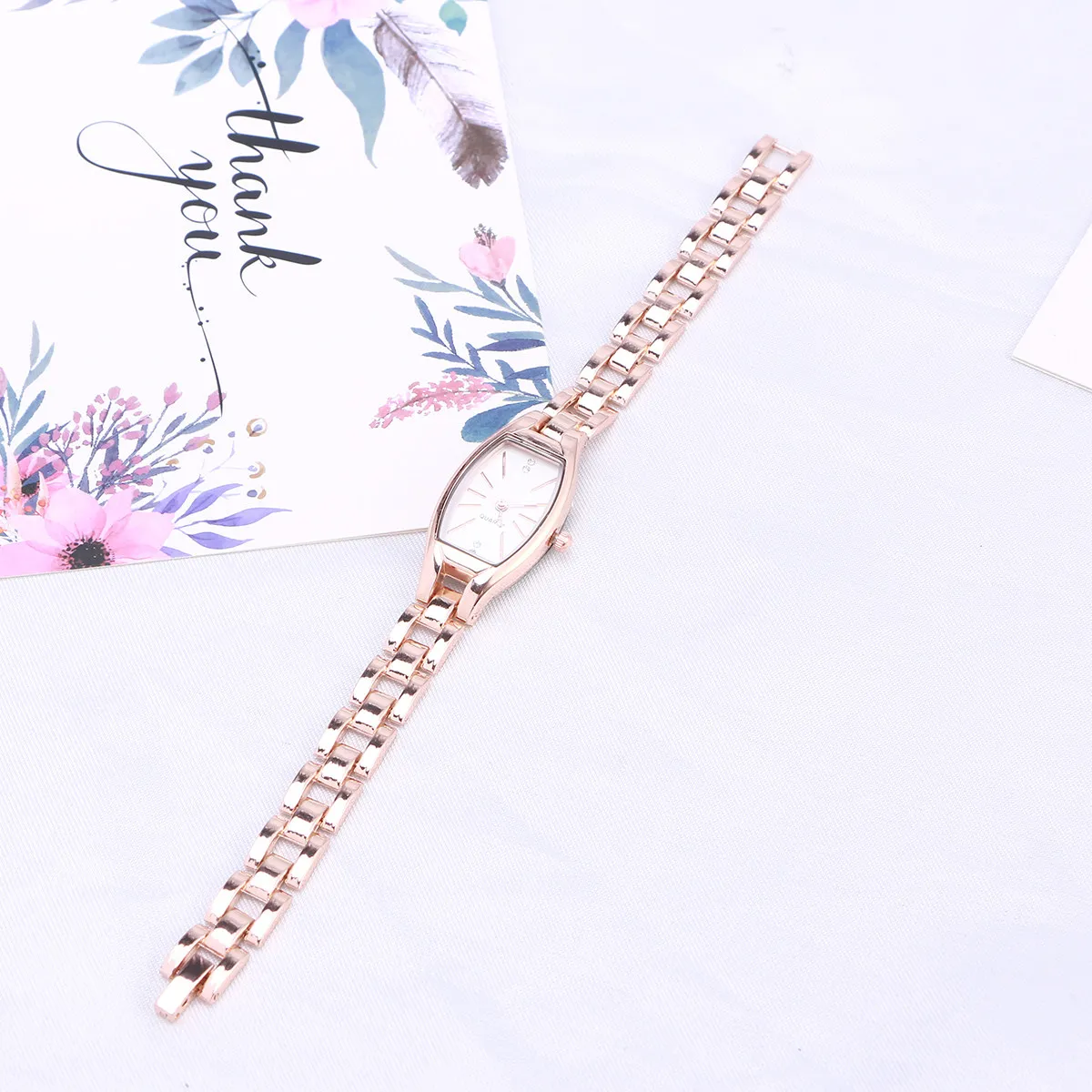 Noble Quartz Watch Golden White-Faced Elegant Simple Design Perfect Gift for Women Birthday New Year Thanksgiving St Valentines