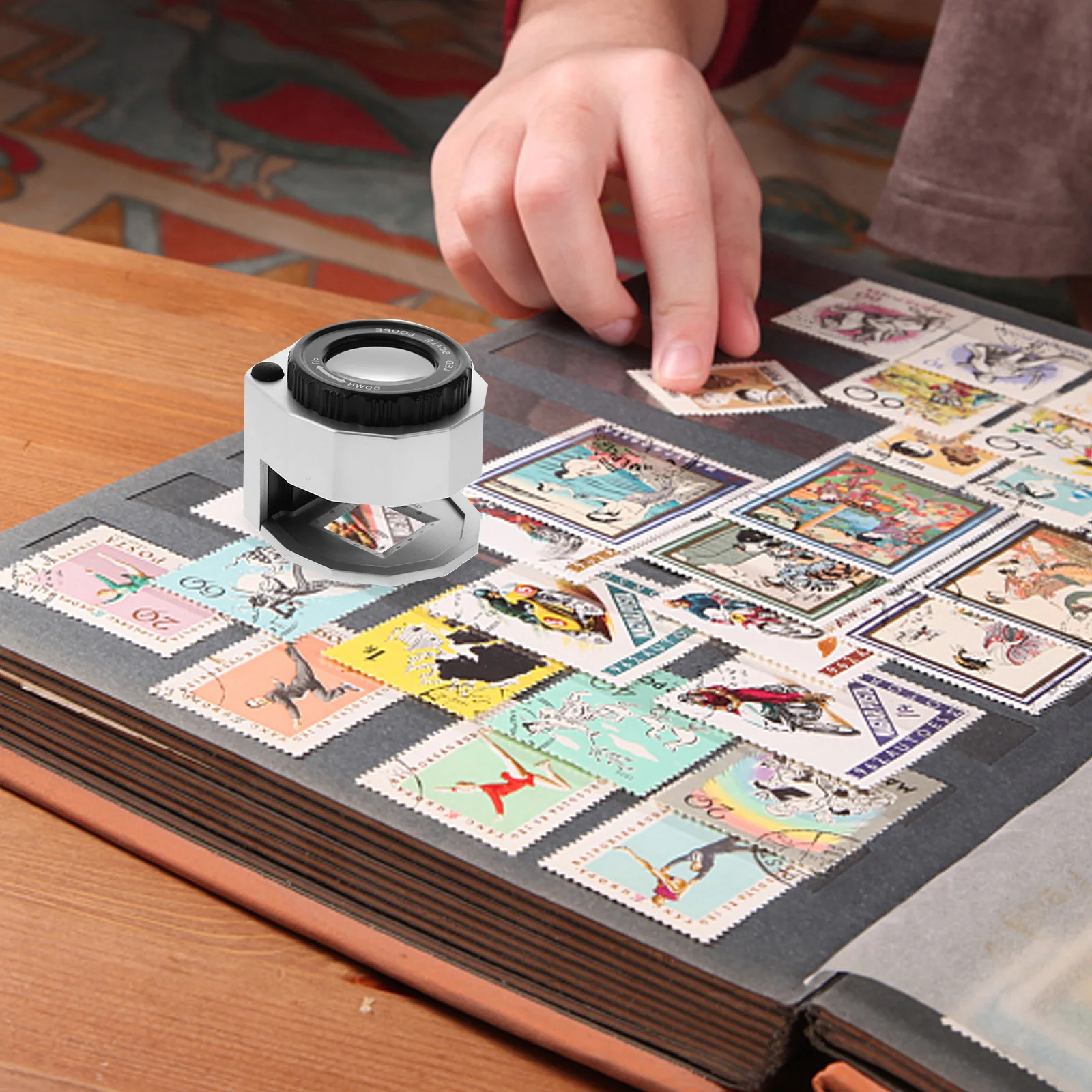 

LED Magnifier 30x Portable Currency Jewelry Magnifier with Light for Collectibles Banknotes Magnifying Glass