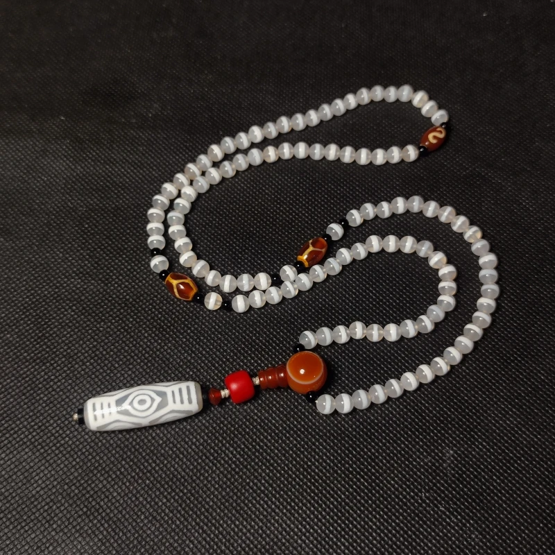 

White Chalcedony Agate Dragon Eye Treasure Vase Noble Thread Bead Dzi Red Tortoise Money Hook Dzi Pendant Necklace Sweater Chain