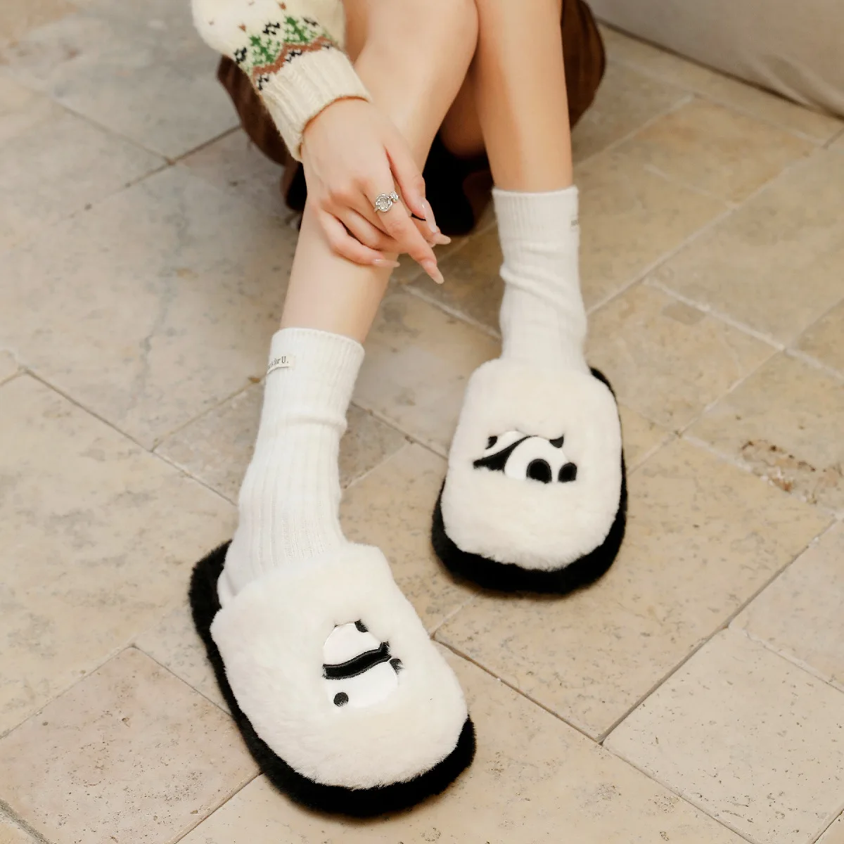 

Толстые зимние плюшевые теплые хлопковые тапочки с милой пандой для дома и улицы, противоскользящая домашняя обувь для пар с героями мультфильмов