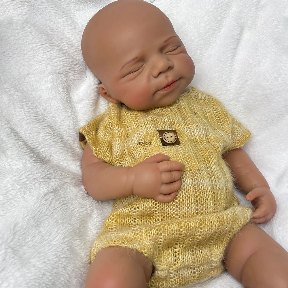 سريالية سيليكون ولادة جديدة دمية الأفريقية ذكر / أنثى 47 سم مرونة الجسم واقعية التعبير ، ومناسبة للأطفال لعبة هدايا عيد الميلاد