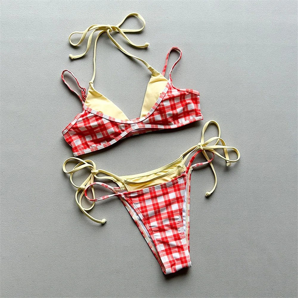 

Красный клетчатый купальник с принтом и пэчворком, сексуальный комплект бикини-стрингов, микро-бикини, женский купальный костюм 2026, бразильское бикини Mujer