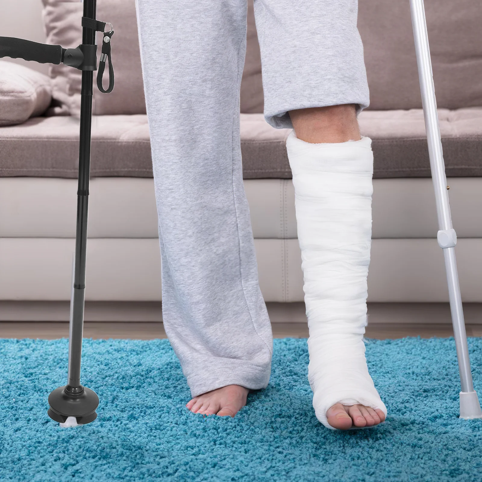 

Трость для пожилых людей, светодиодная подсветка, складная трость, регулируемая высота, противоскользящее основание, вращающиеся палочки для стула белого цвета