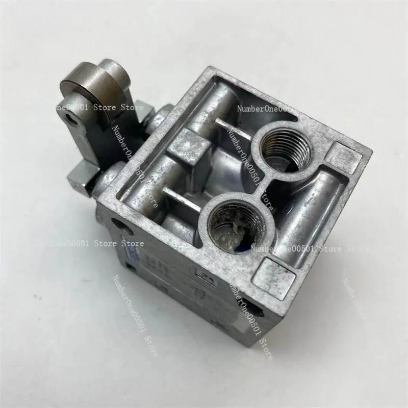 Applicable to FESTO Festo G1/4 directional control valve Roller lever valve R - 5-1/4 - B 8996