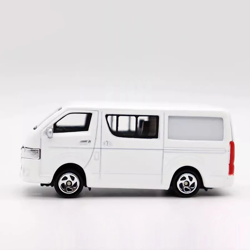 

Крошечный литой под давлением масштаб 1:64 TYT Hiace из белого сплава, имитация модели автомобиля, статическая коллекция, украшенные праздничные подарки, игрушки, сувенирный подарок