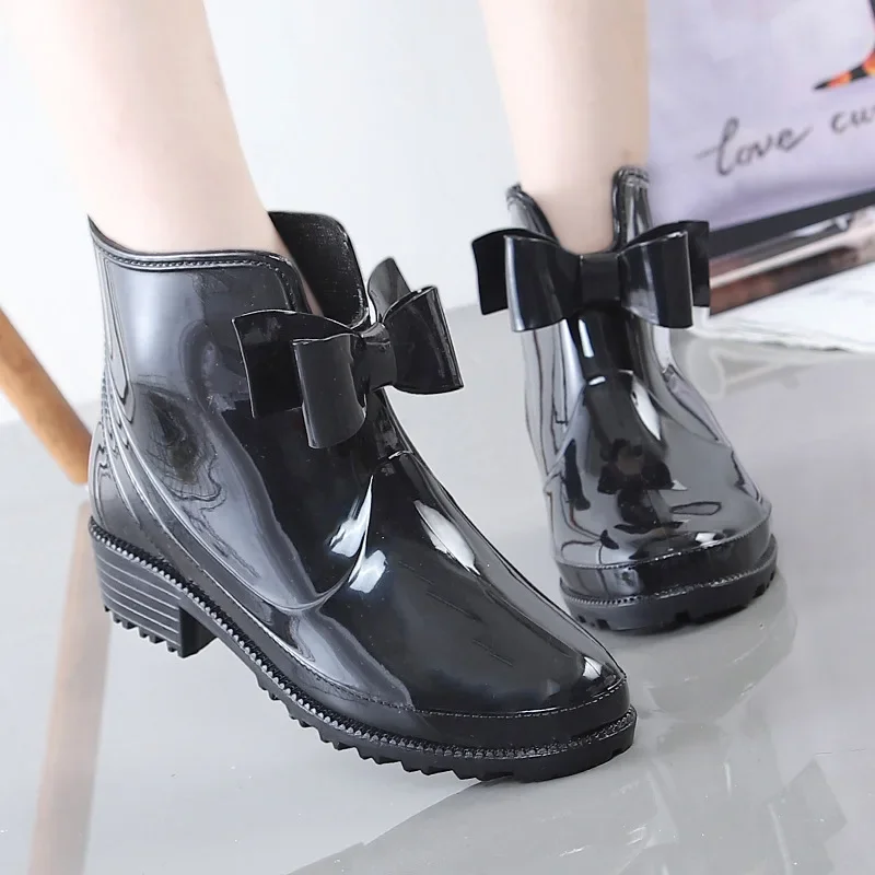 Botas de lluvia antideslizantes para mujer, zapatos de agua de fondo plano, de terciopelo, cálidos, 2021