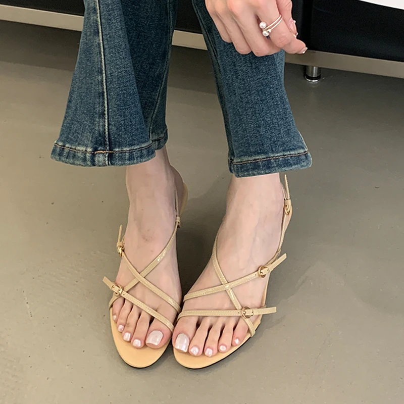 صنادل نسائية عصرية ذات شريط ضيق وحزام بإبزيم أنيقة مستديرة مفتوحة من الأمام وكعب منخفض رفيع أحذية غير رسمية للحفلات والولائم #2