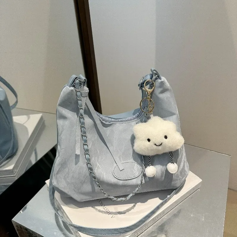 Neue Sommer-Pendeltasche mit Kette, lässige Studenten-Tasche mit weichem Gesicht und großer Kapazität für Frauen, modische Umhängetaschen mit einer Schulter