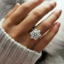 Huitan Sunflower Shaped CZ Rings Wedding Band Accessories for Women New 2023 Rings Silver Color Full Bling Iced Out Lady Jewelry