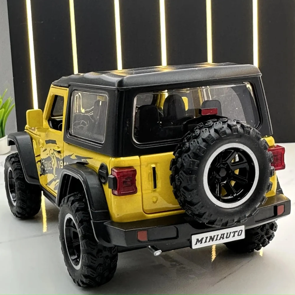 1:32 Wrangler Rubicon modelos de coches de juguete, coche de policía en miniatura de aleación, modelo de vehículo, sonido ligero, coche todoterreno para niños, regalo de cumpleaños
