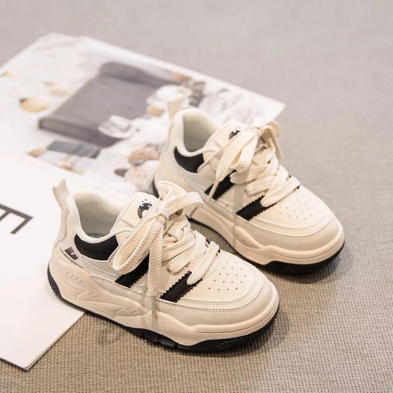 

Girls Soft Sole Sneakers Spring 2026 New Style Low Top Casual Shoes for Kids Breathable Kids Footwear with Non Slip Soles