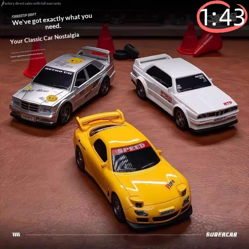 

Хит продаж! Новая высокоскоростная дрифт-машина 1:43 с дистанционным управлением, миниатюрная модель для настольной трассы, полноприводная, для начинающих, игрушечная машинка для мальчиков.
