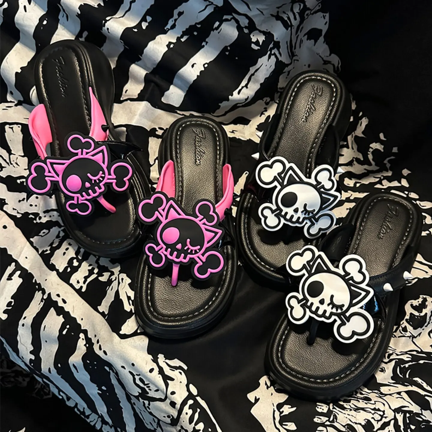 Dark Gothic Original Summer Cat Ears Skull Bat Wings Rivets Thick Bottom Flip-flops for Women Punk Subculture Y2K Babes Sandals