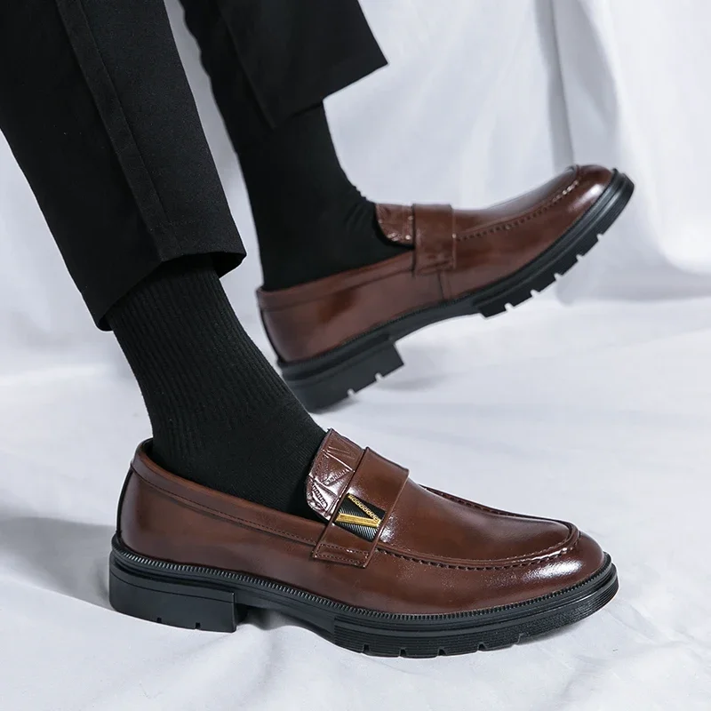 ธุรกิจผู้ชายรองเท้าหนา Bottomed อเนกประสงค์สไตล์งานแต่งงานกลางแจ้งเดินสีดํา SLIP ON Loafer PLUS ขนาด 46