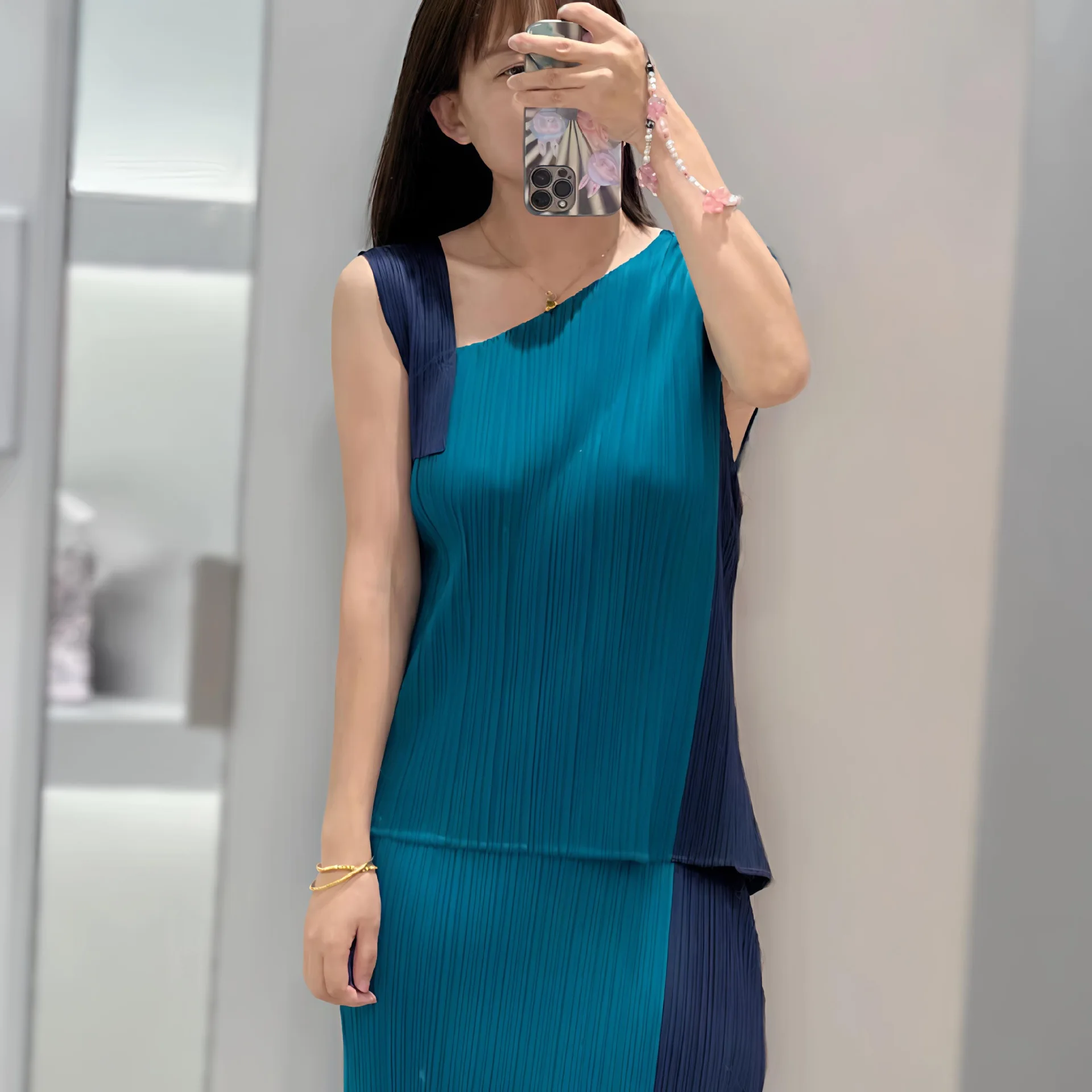 

Miyake Pleated 2025 Temperament Outfit Set for Women's Summer New Irregular Sleeveless Color Blocked Top and Skirt Two-piece Set