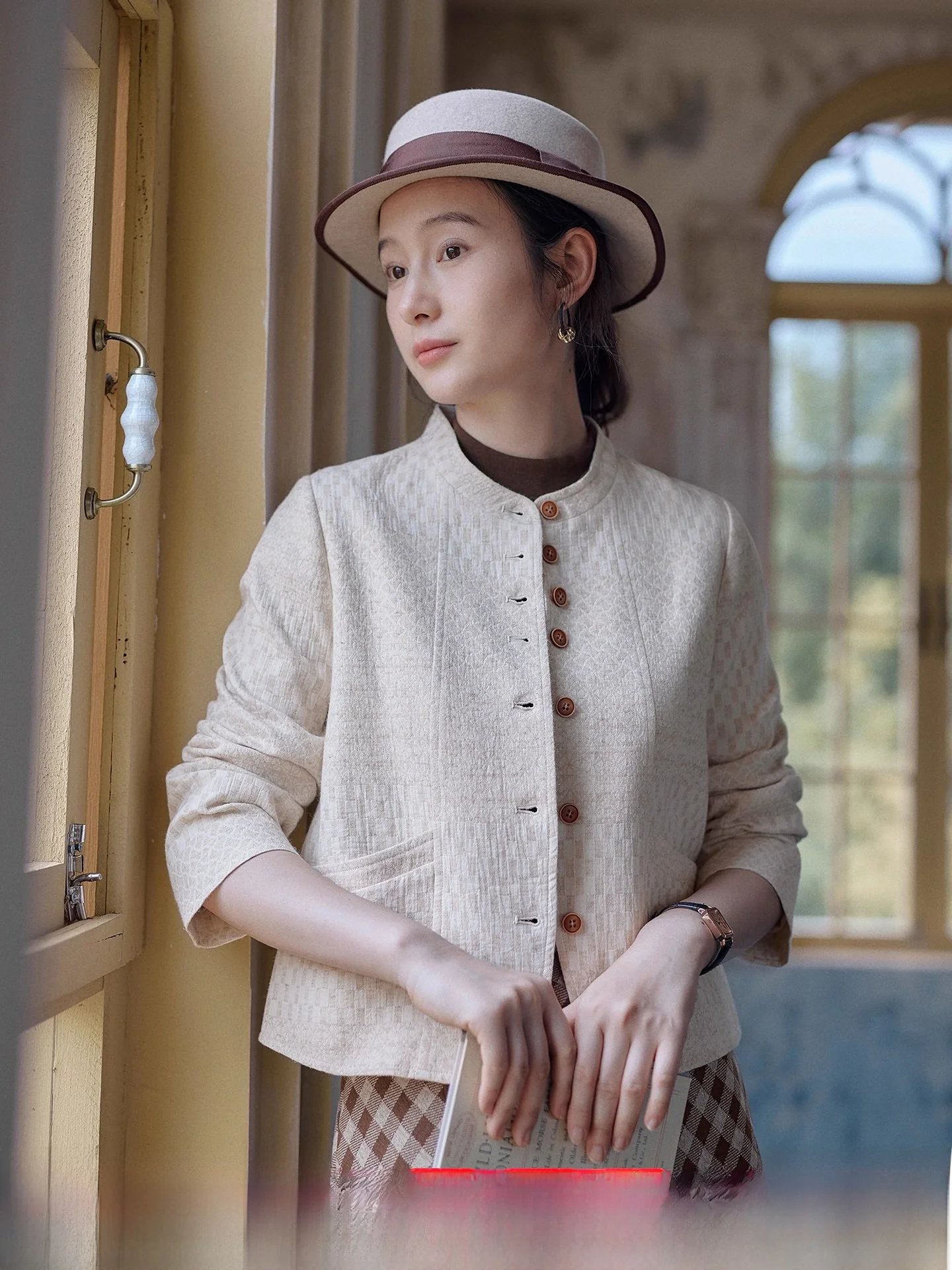 

Женская куртка Red Tead, матовая белая, с дизайнерским принтом, осенняя новинка, повседневная, из смесового хлопка, высококачественная, топовая модель