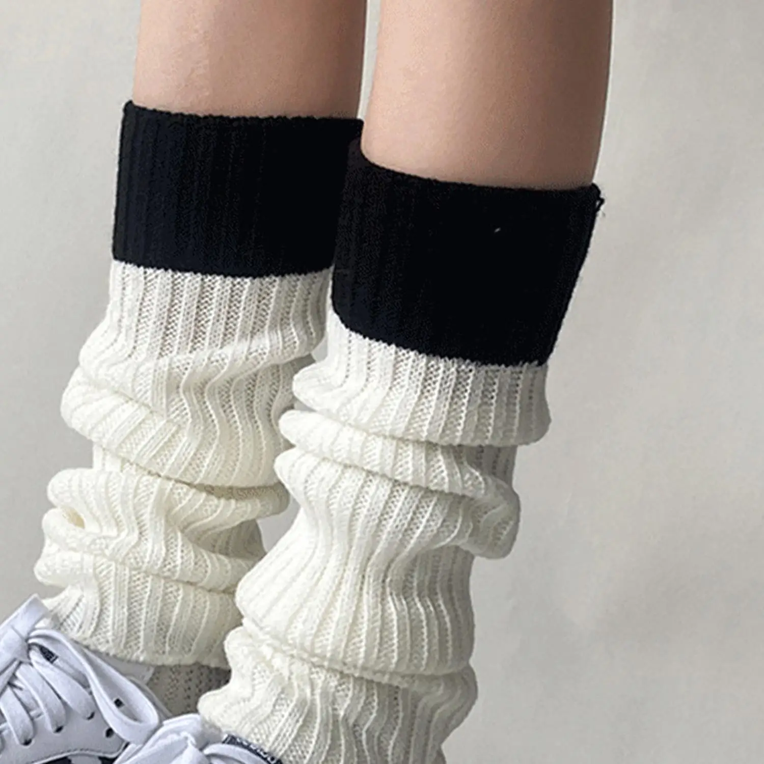 Women Black And White Pleated Pile Socks Fashionable Lolita Leg Warmers Girls Autumn Winter Loose Comfortable Mid Tube Socks