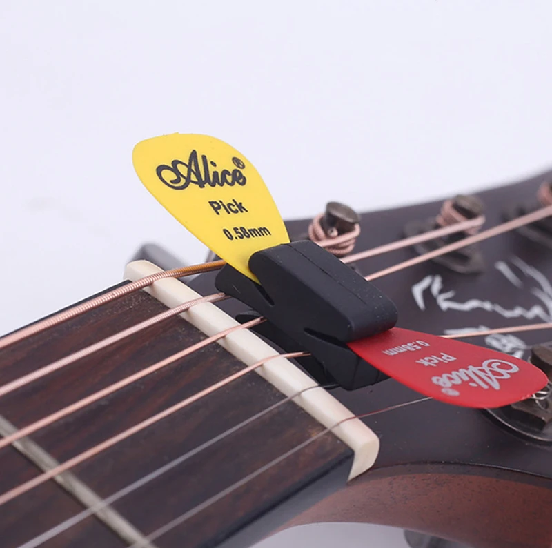 5Pcs Black Rubber Guitar Pick Holder with Guitar Pick Fix On Headstock for Guitar Bass Ukulele Cute Guitar Accessories TMZ
